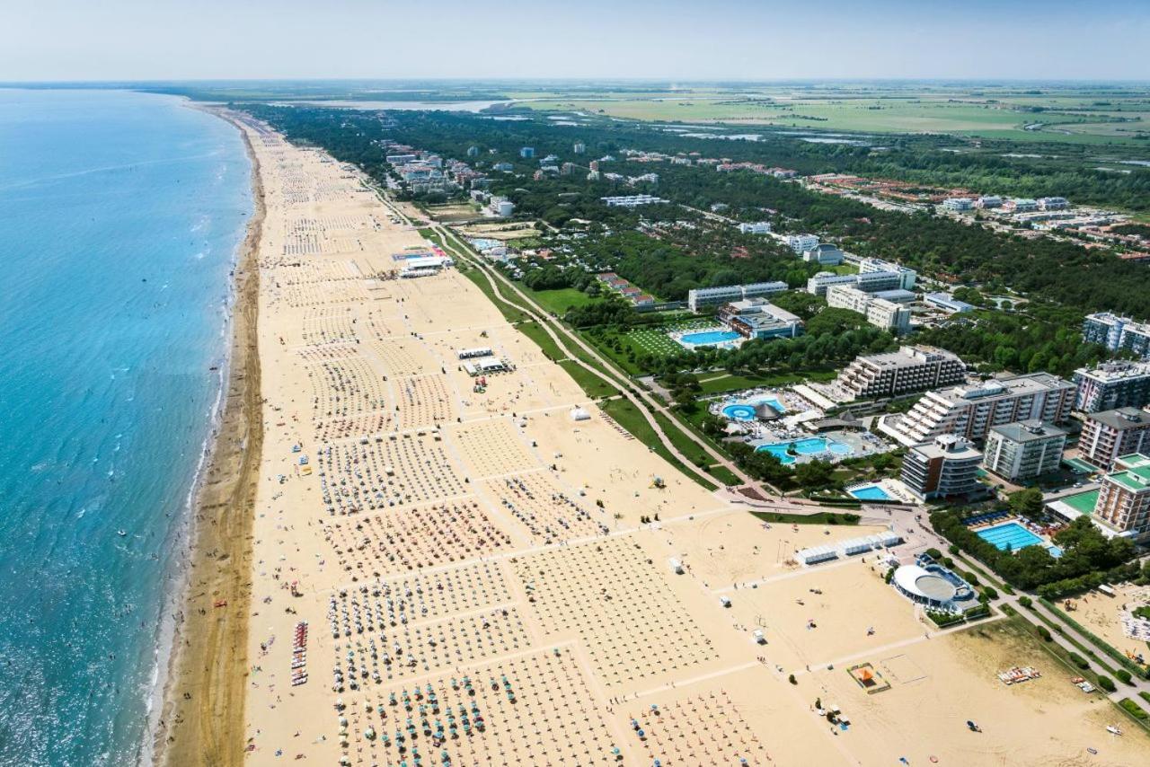 Appartamenti Bristol Bibione Bagian luar foto